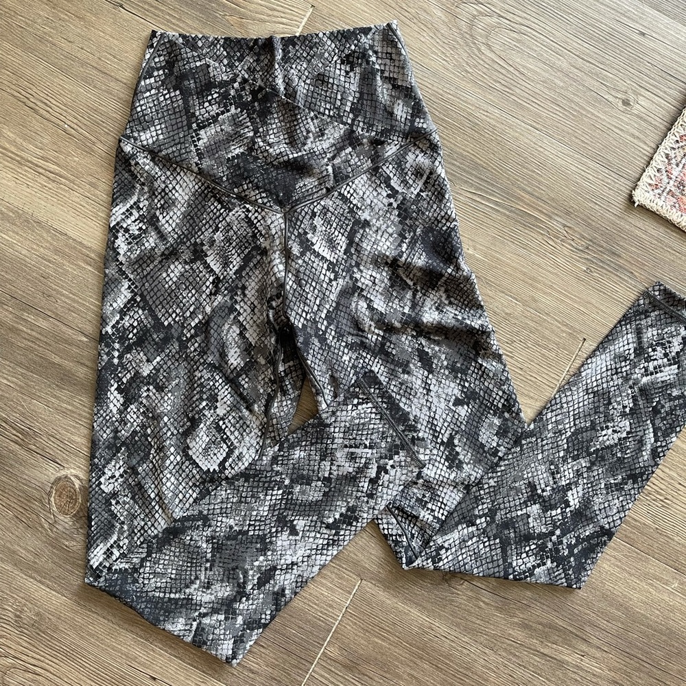 Offline by Aerie crisscross leggings